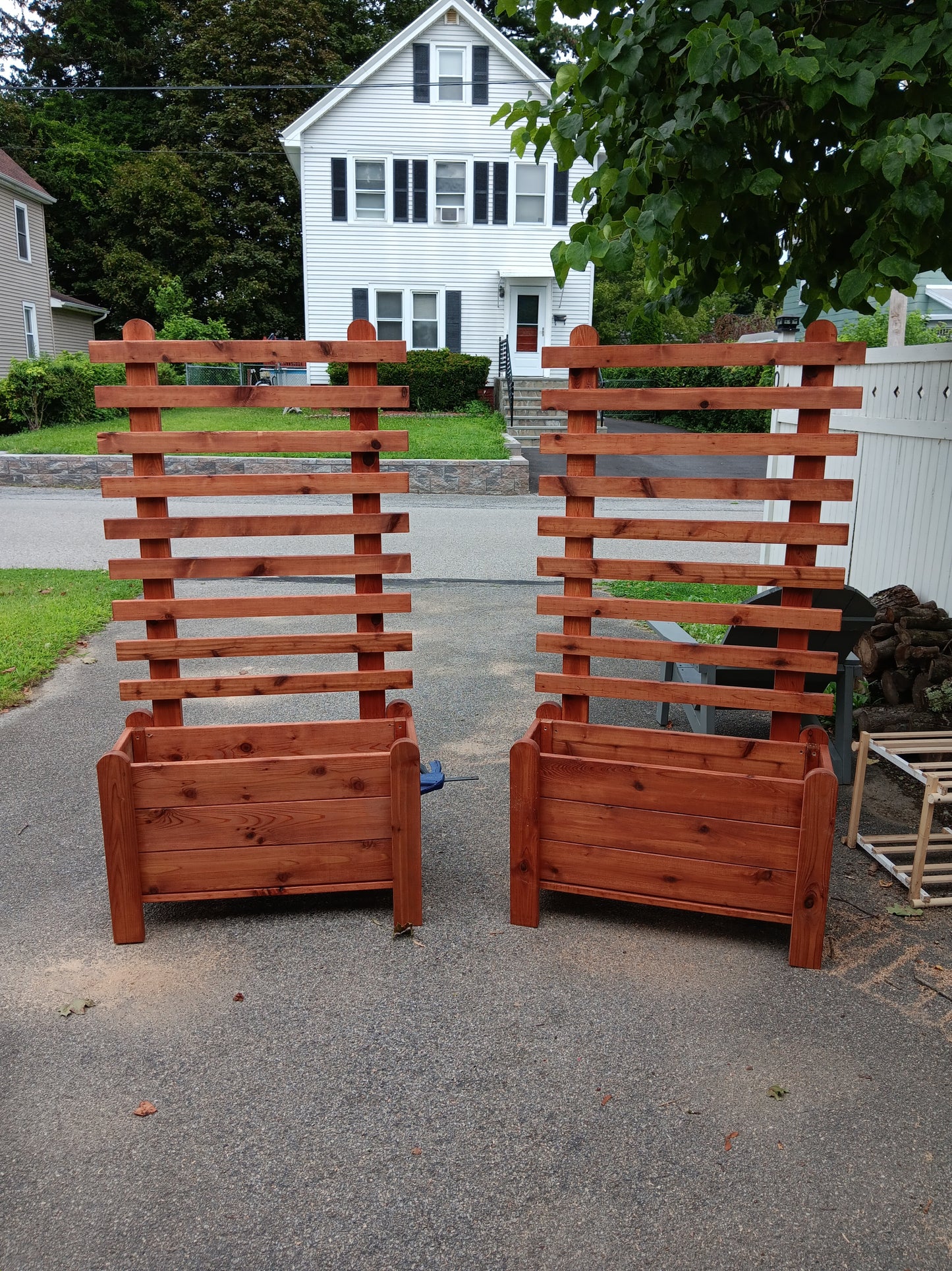 Cedar Planter with Trellis (2)